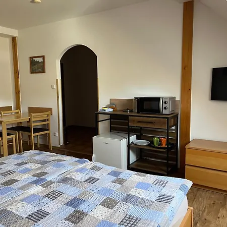 Rozmberska 4*