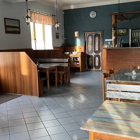 Rozmberska Gasthuis 4*